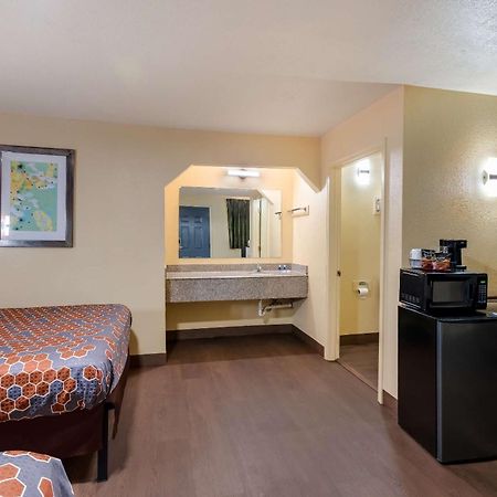 Rodeway Inn & Suites East Nueva Orleans Exterior foto